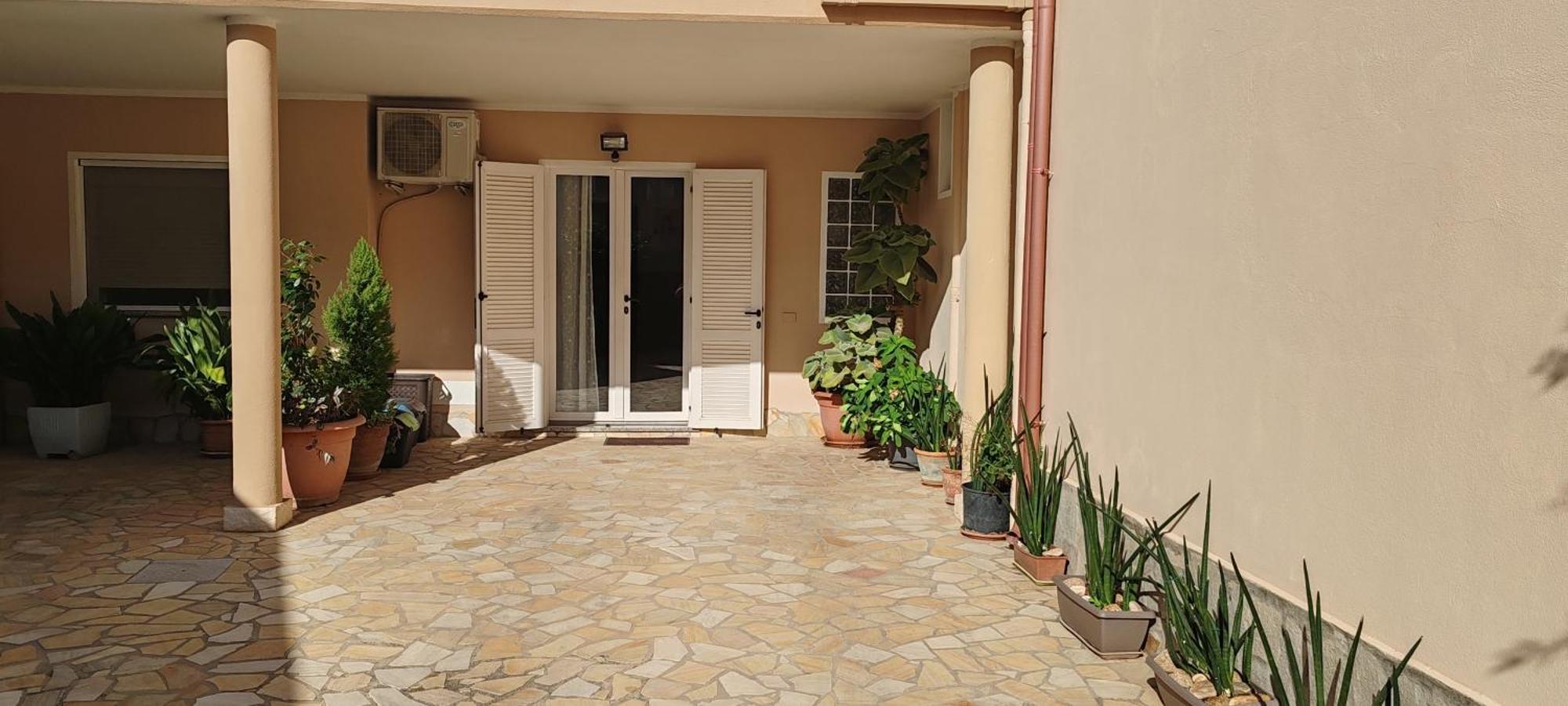 Casa Gio Apartment Assemini Bagian luar foto