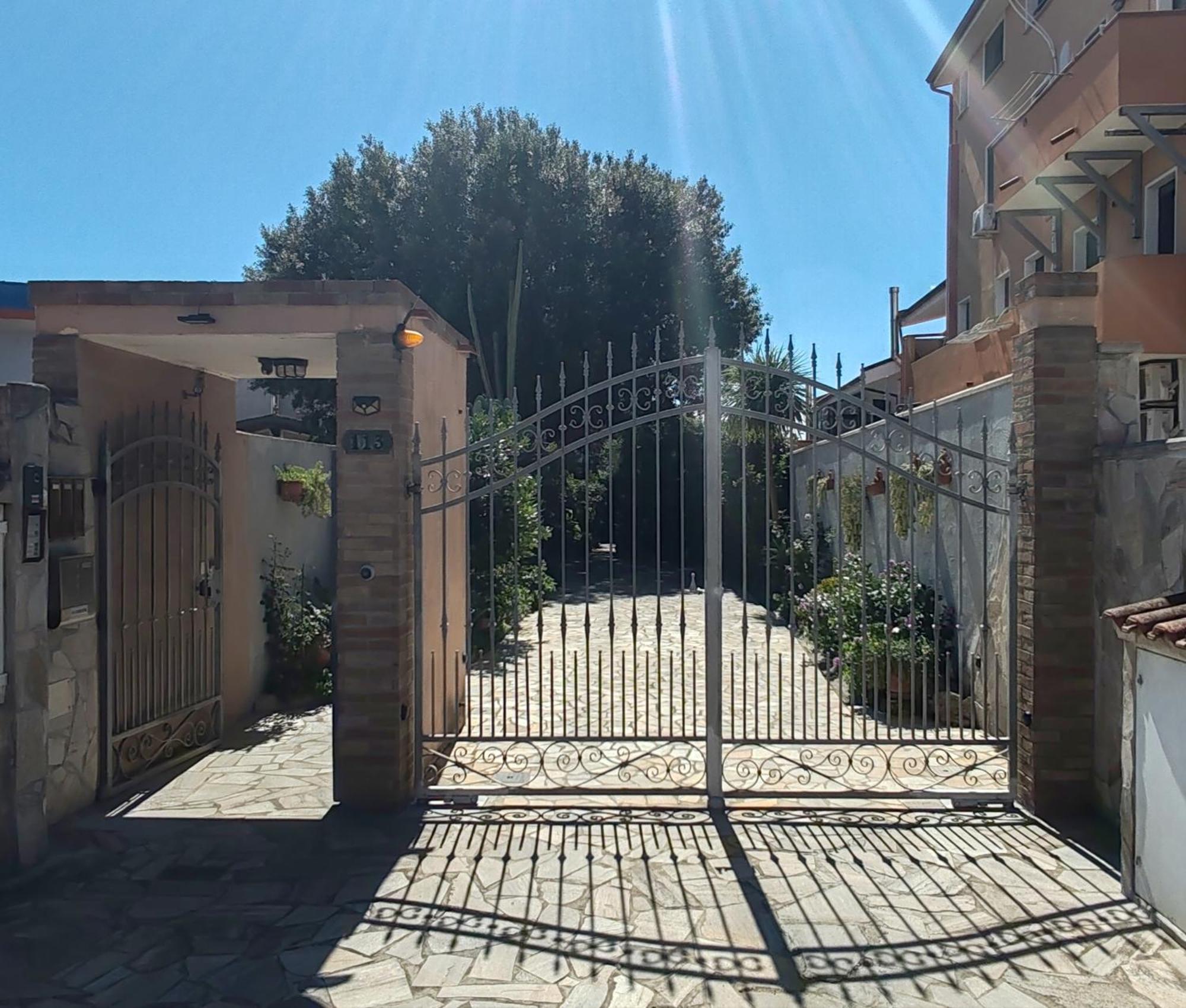 Casa Gio Apartment Assemini Bagian luar foto